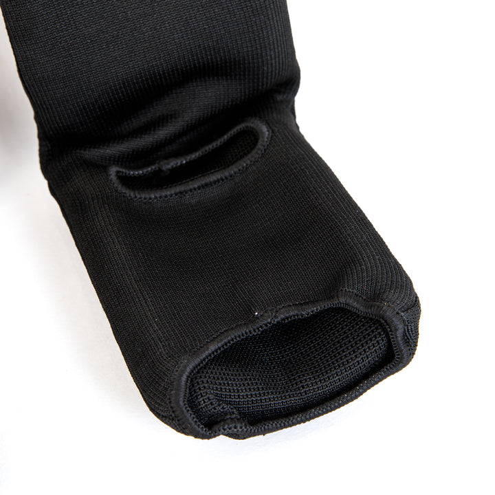 904341 ~ BLK DIAMOND SLIP ON SHIN MED