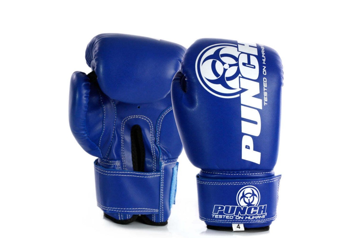 9011043    ~ URBAN JNR BOXING GLOVE 4oz BLU