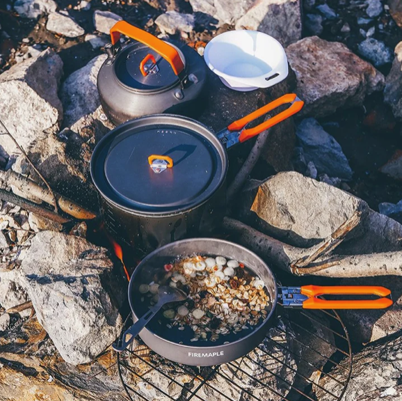 20272      ~ FIREMAPLE FEAST 2 COOK SET